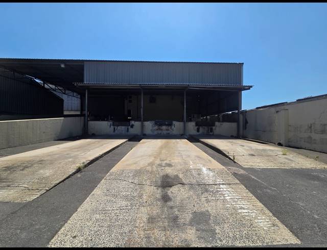 7,300M² WAREHOUSE TO LET IN MEREBANK EAST